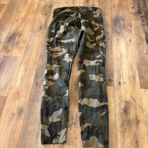 lululemon athletica Men's Green Camouflage Cargo Pants